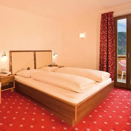 Stamserhof * نالّيس